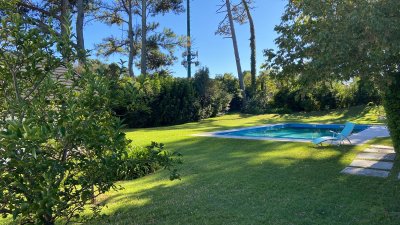 vende casa en la mejor zona de playa mansa, punta del este  - ngp29648c