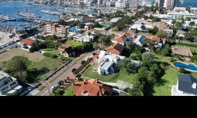 Chalet en venta con vista al mar en casco histórico de la Península.