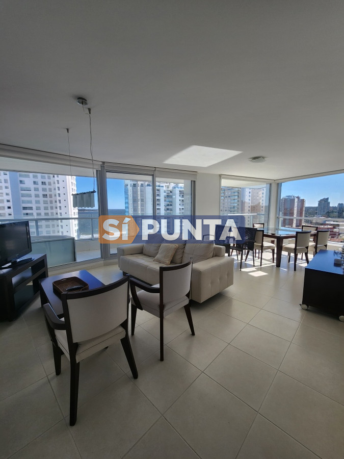 Vende apartamento de 3 dormitorios en Mansa- Punta del Este, con excelente vista. - SPT11874A