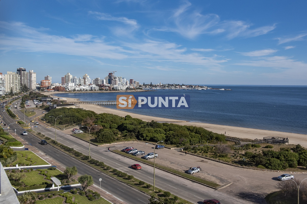 Torre de jerarquía frente al mar, departamento en alquiler en Playa Mansa - SPT7638A