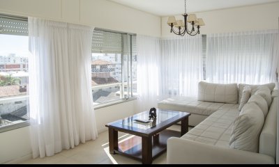 Vende y alquila apartamento de 2 dormitorios en Peninsula, Punta del Este