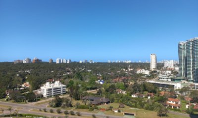 Complejo Lincoln center , Apartamento sobre playa mansa en venta