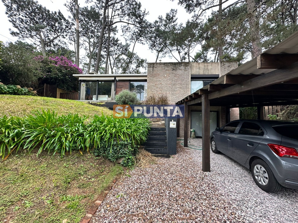 vende casa muy linda en pinares , punta del este  - spt11832c