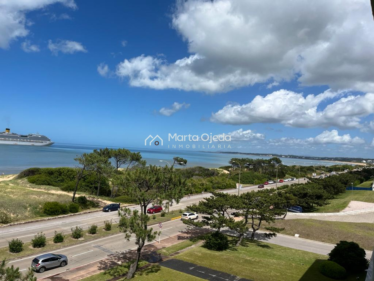 Apartamento ID.41280 - Apartamento de 2 dormitorios con vista frente al mar en edificio Samambai, Playa Mansa , Punta del ese 