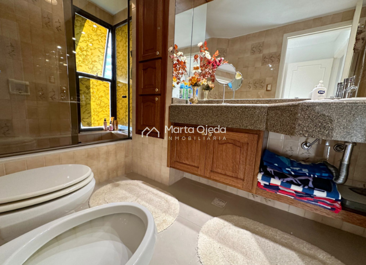 Apartamento ID.41279 - Vende Apartamento frente al mar en Brava, Punta del Este de 2 dormitorios.