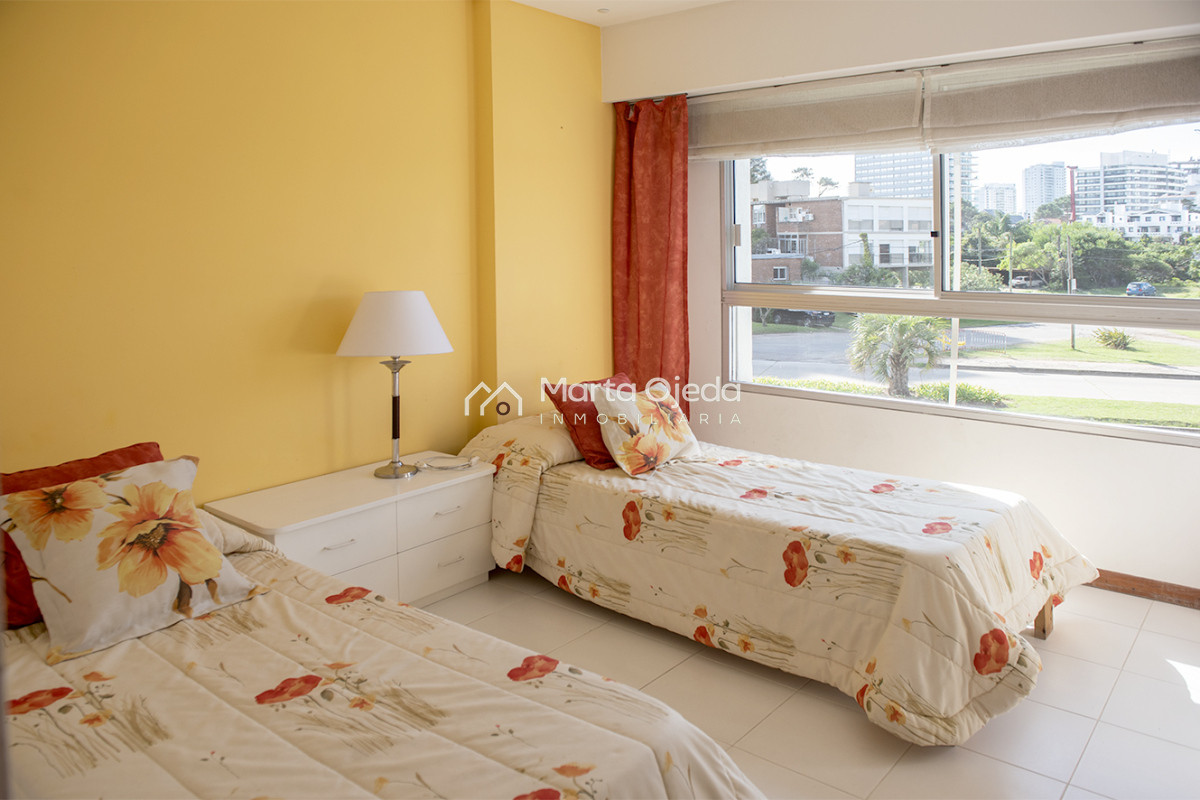 Apartamento ID.41112 - Vende departamento de 3 dormitorios en Ocean Tower, Punta del Este 