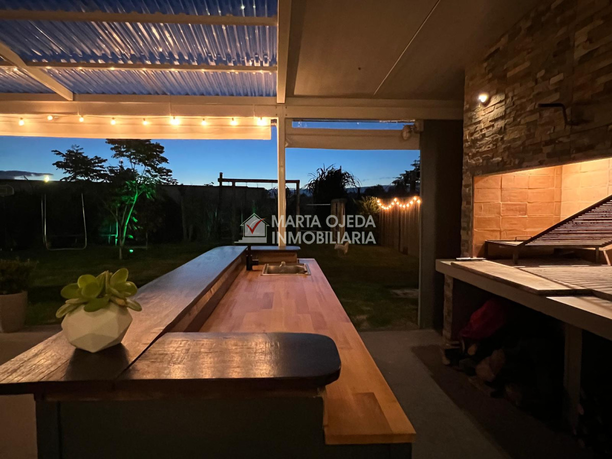 Casa ID.40970 - Vende casa de 3 dormitorios moderna en Maldonado, 