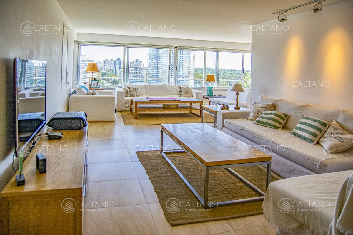 Excelente departamento en Punta del Este