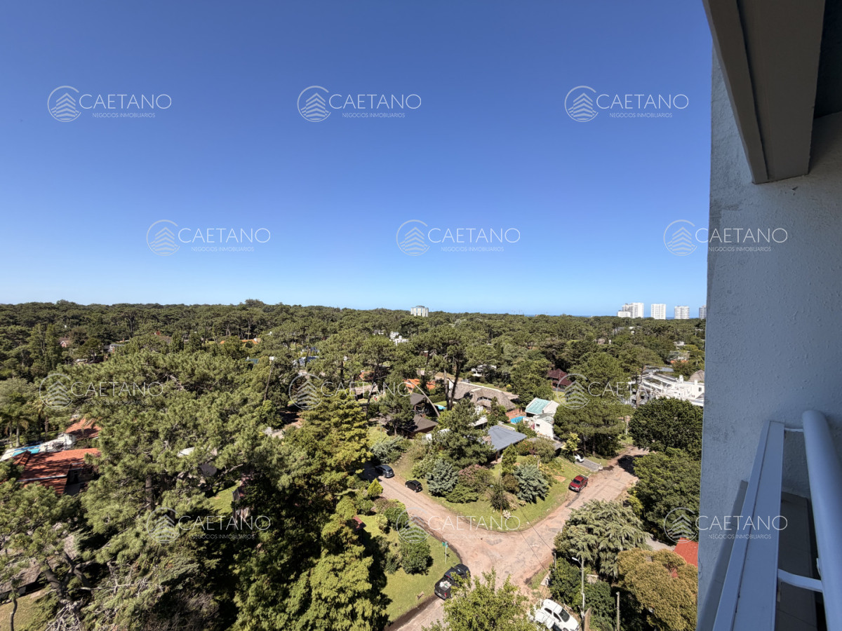 Vende departamento de 2 dormitorios en Punta del Este - DMC16266A
