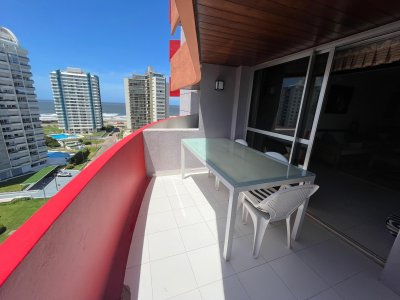 Venta apartamento de 2 dormitorios con amplia planta en Punta del Este