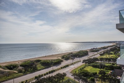 Venta apartamento 3 dormitorios playa mansa Punta del Este 