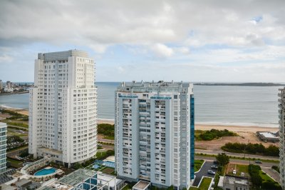 Departamento de 3 dormitorios en venta a pasos del mar. Gala Tower