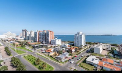 ART BOULEVARD , PUNTA DEL ESTE, 2 DORMITORIOS PLAYA MANSA, VISTA AL MAR