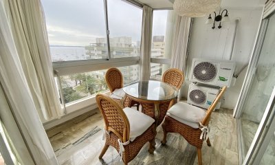 Vende Apartamento en Península - Punta del Este de 3 dormitorios.