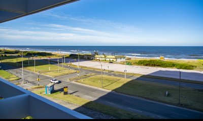 Torre Tiburón , Apartamento de 3 dormitorios en playa brava frente al mar , PRIMERA LINEA