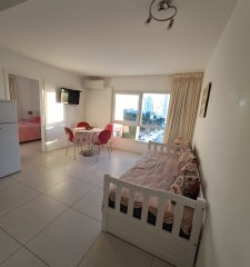 En venta y alquiler apartamento de 1 dormitorio en suite con garage, península, Punta del Este