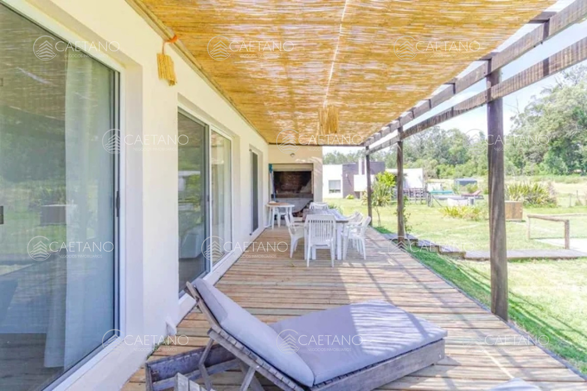 Vende casa en Punta Ballena de 2 dormitorios. - GoPunta - Portal Inmobiliario de Punta del Este - Maldonado