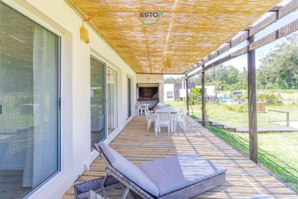 Casa ID.6457 - Vende casa en Punta Ballena de 2 dormitorios.