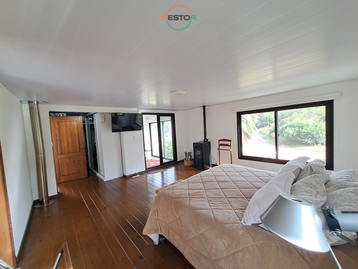 Casa ID.6534 - Vende casa impecable de 2 plantas, 3 dormitorios, parrillero y piscina, ubicada en Sauce de Portezuelo.