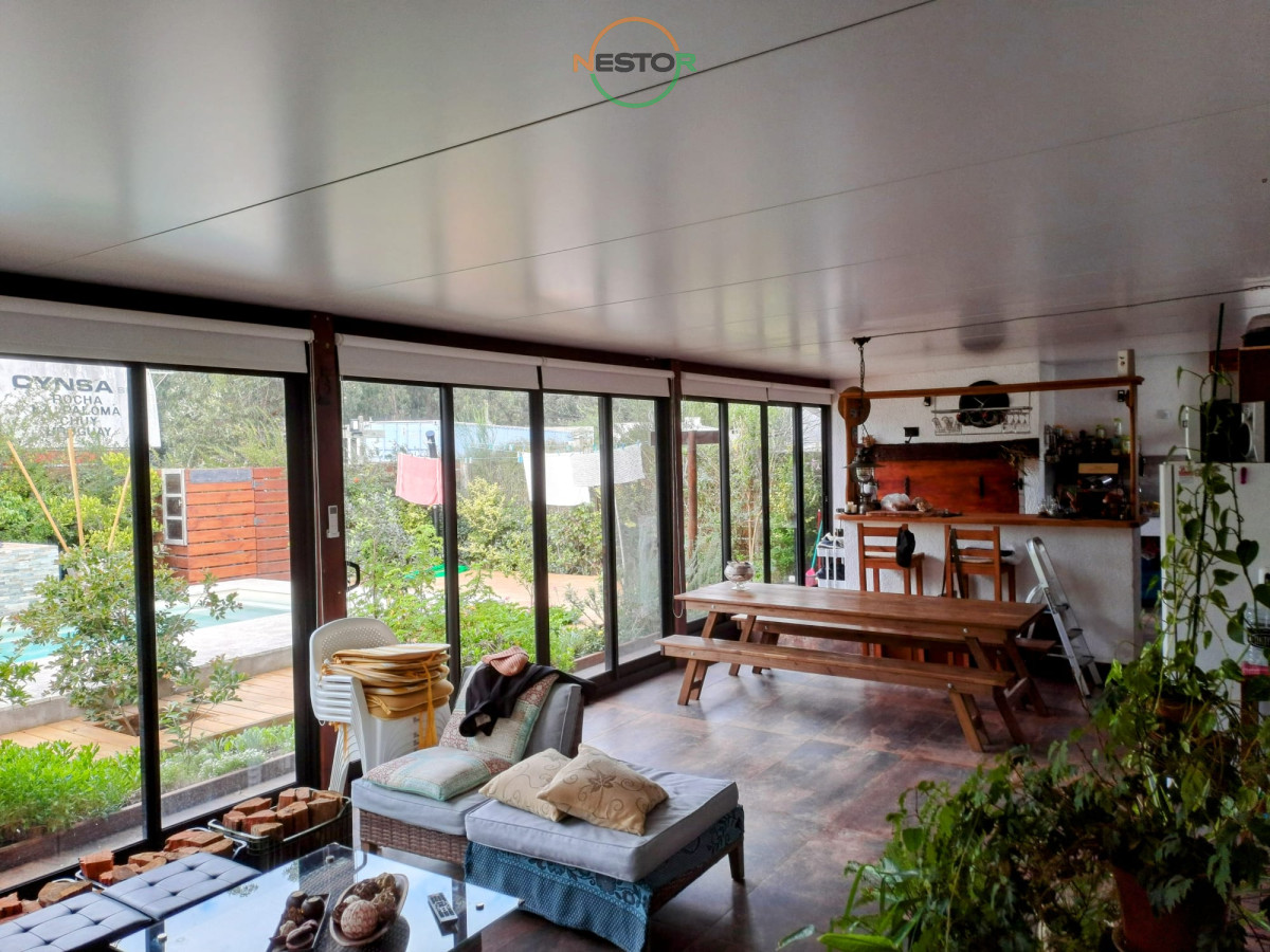Casa ID.6534 - Vende casa impecable de 2 plantas, 3 dormitorios, parrillero y piscina, ubicada en Sauce de Portezuelo.