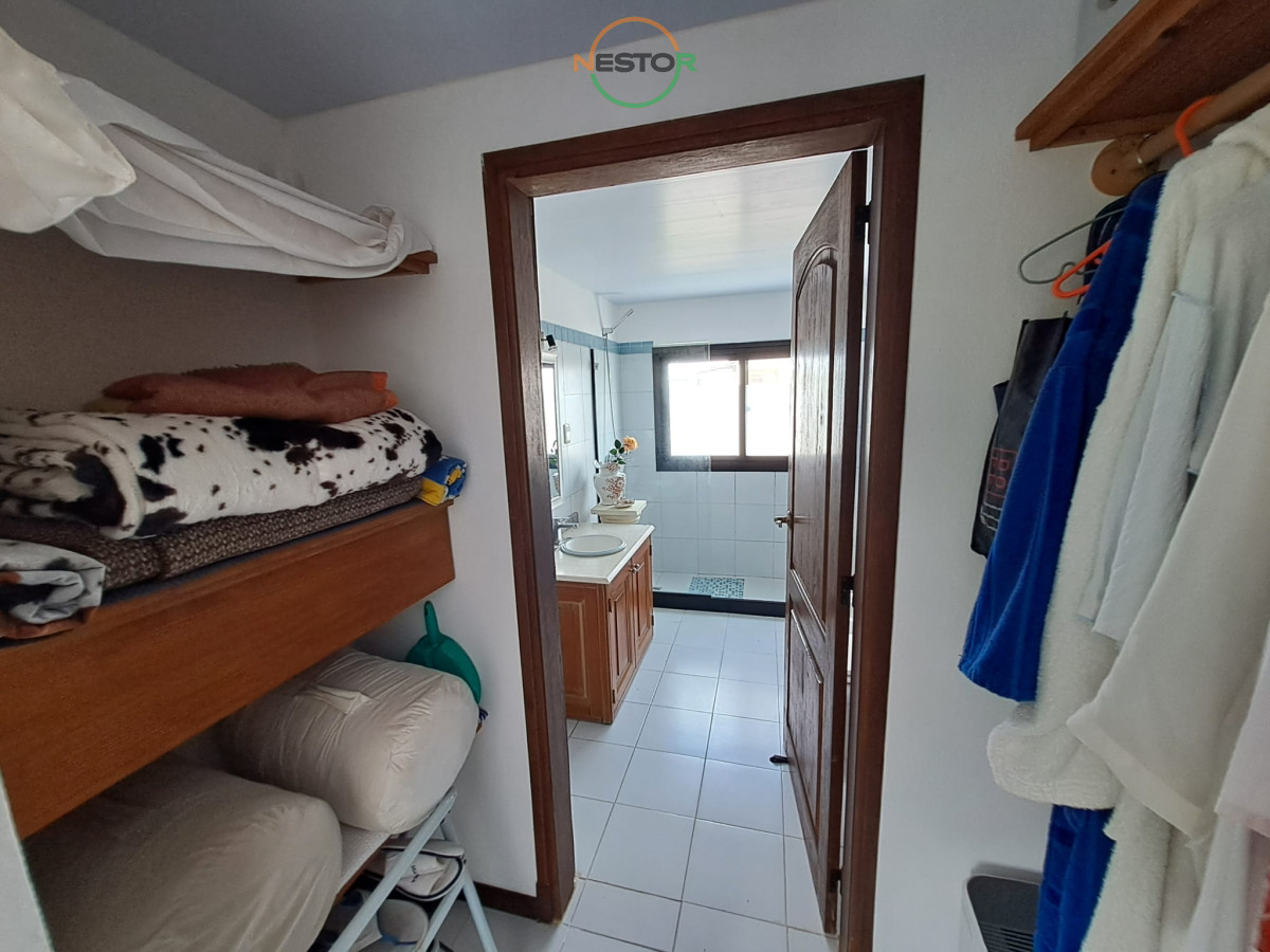 Casa ID.6534 - Vende casa impecable de 2 plantas, 3 dormitorios, parrillero y piscina, ubicada en Sauce de Portezuelo.