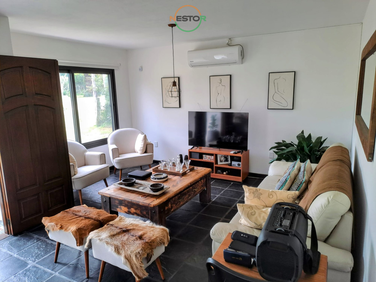 Casa ID.6534 - Vende casa impecable de 2 plantas, 3 dormitorios, parrillero y piscina, ubicada en Sauce de Portezuelo.
