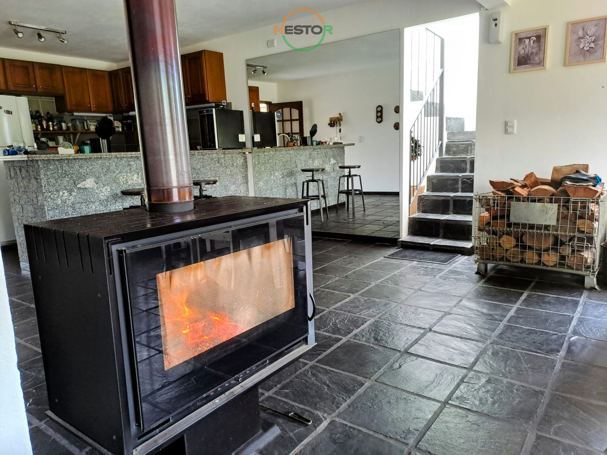 Casa ID.6534 - Vende casa impecable de 2 plantas, 3 dormitorios, parrillero y piscina, ubicada en Sauce de Portezuelo.