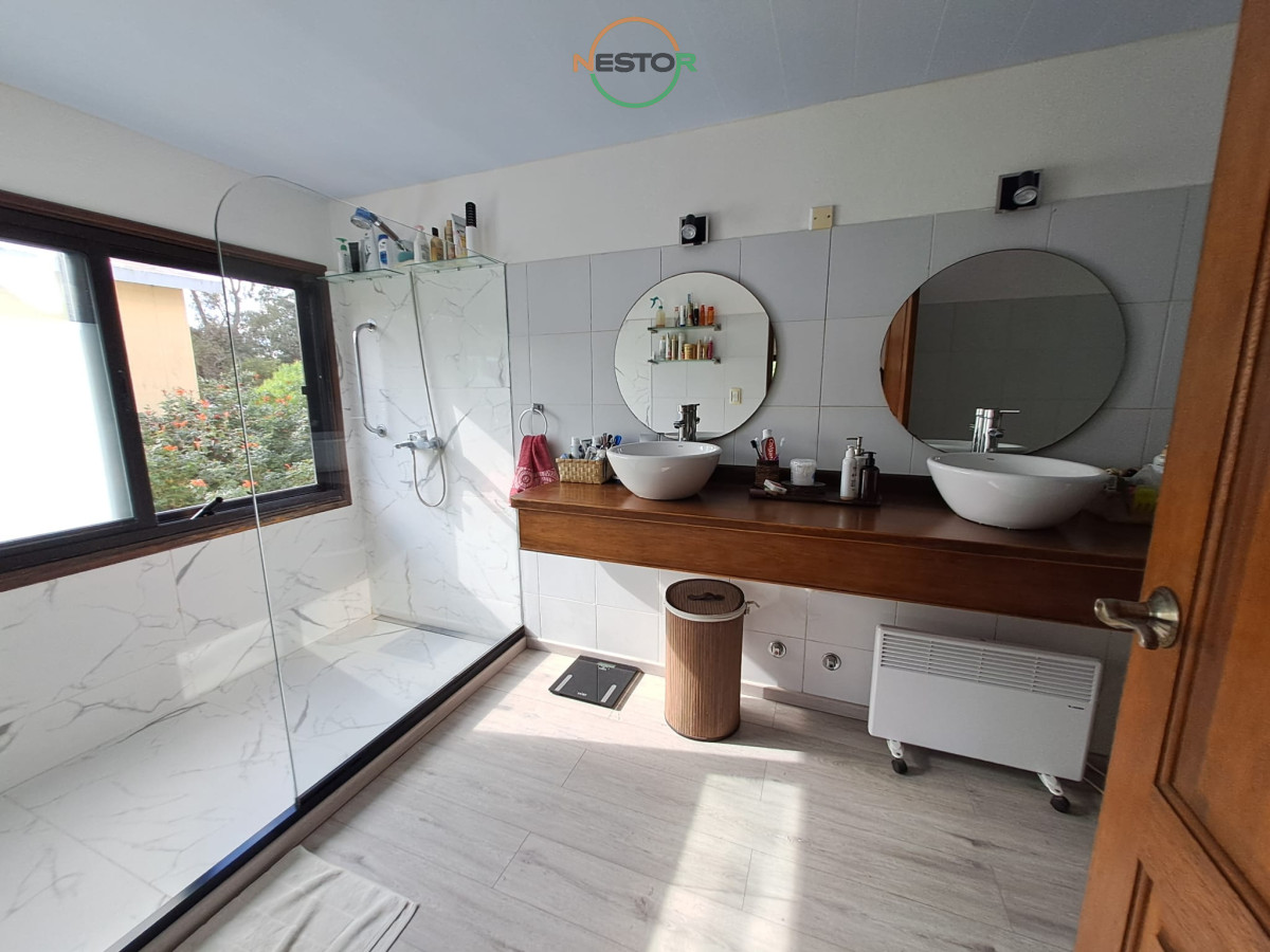 Casa ID.6534 - Vende casa impecable de 2 plantas, 3 dormitorios, parrillero y piscina, ubicada en Sauce de Portezuelo.