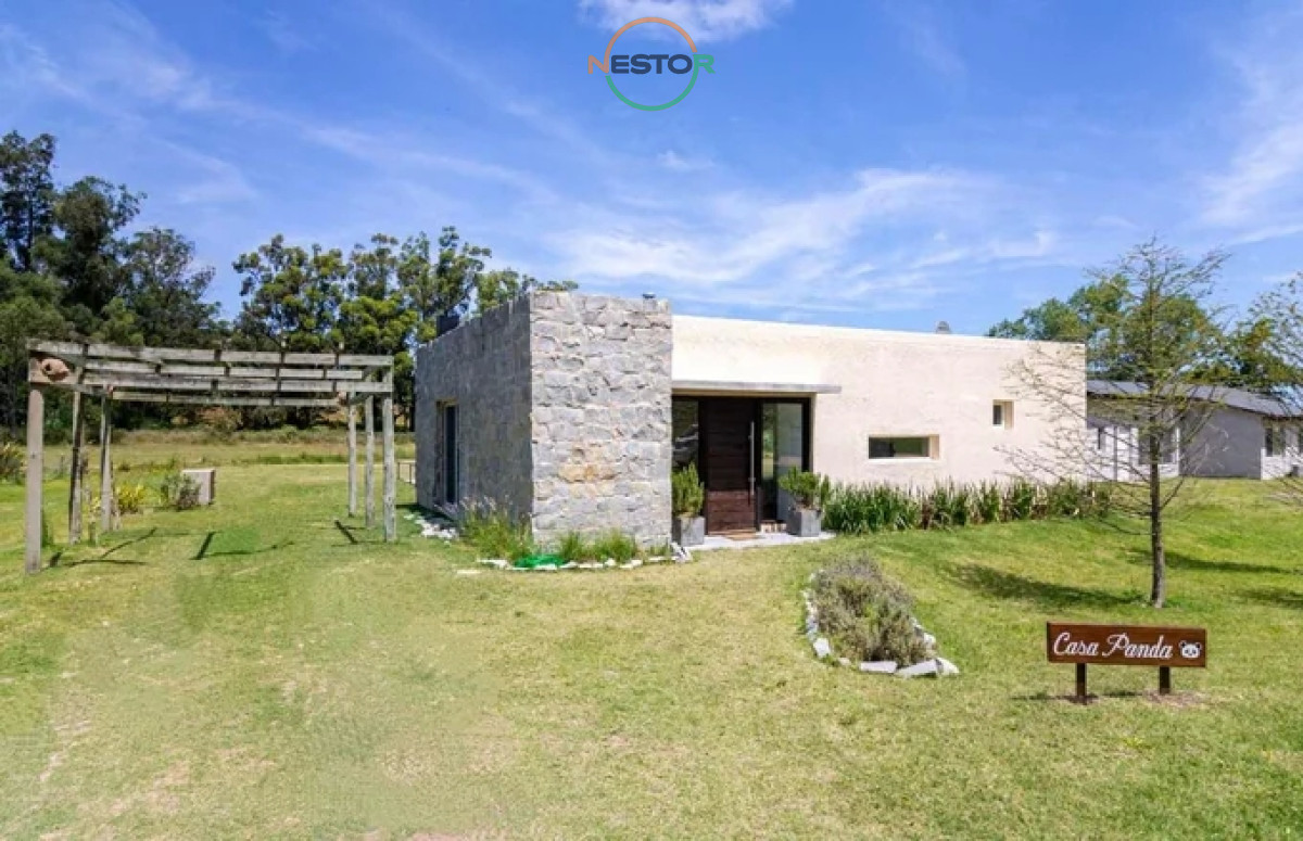 Casa ID.6457 - Vende casa en Punta Ballena de 2 dormitorios.