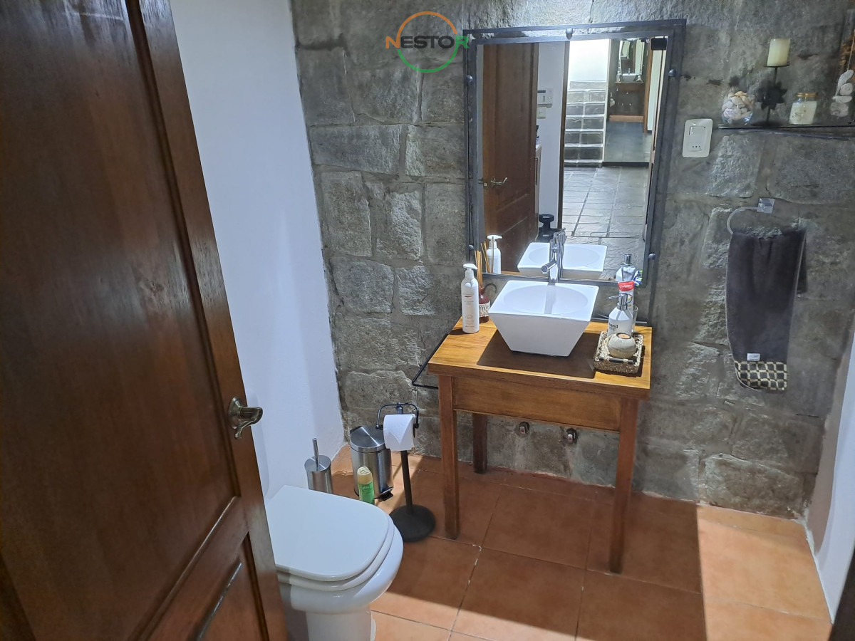 Casa ID.6534 - Vende casa impecable de 2 plantas, 3 dormitorios, parrillero y piscina, ubicada en Sauce de Portezuelo.