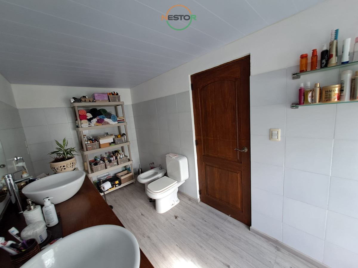 Casa ID.6534 - Vende casa impecable de 2 plantas, 3 dormitorios, parrillero y piscina, ubicada en Sauce de Portezuelo.