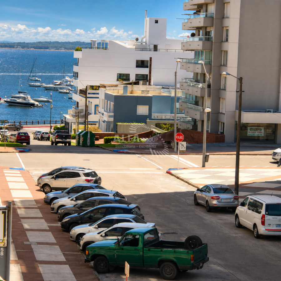 Apartamento ID.6809 - Punta del Este, APTO muy bien ubicado en la península a metros del mar !!