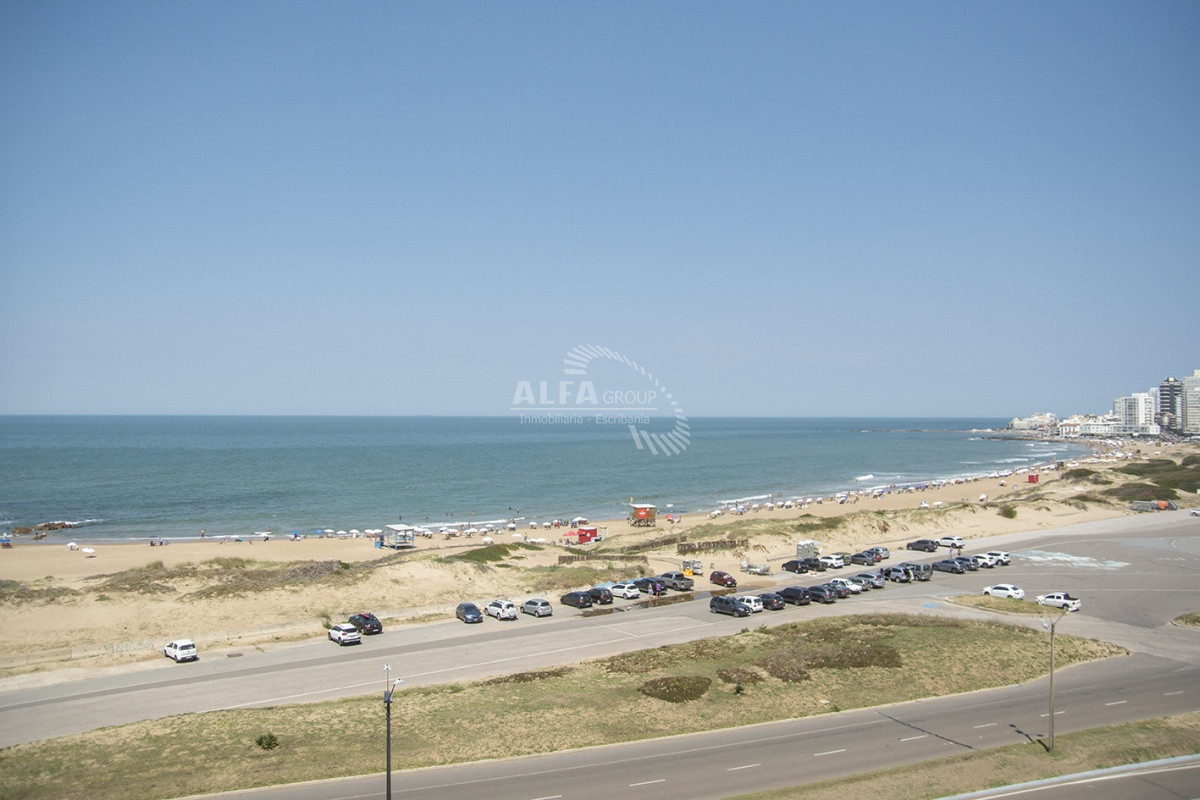 Apartamento ID.4501 - Oportunidad imperdible en primera linea a la brava, hermoso departamento.
