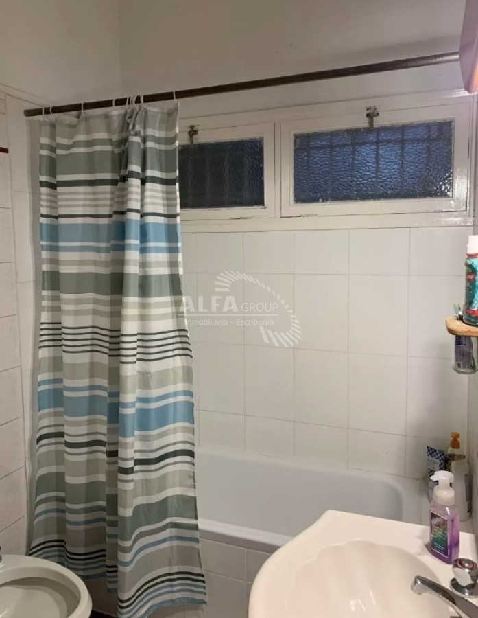 Casa ID.4746 - CASA EN VENTA EN PRIMERAS PARADAS DE PLAYA MANSA, 4 DORMITORIOS
