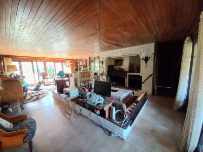 Casa en venta de 4 dormitorios, Pinares.