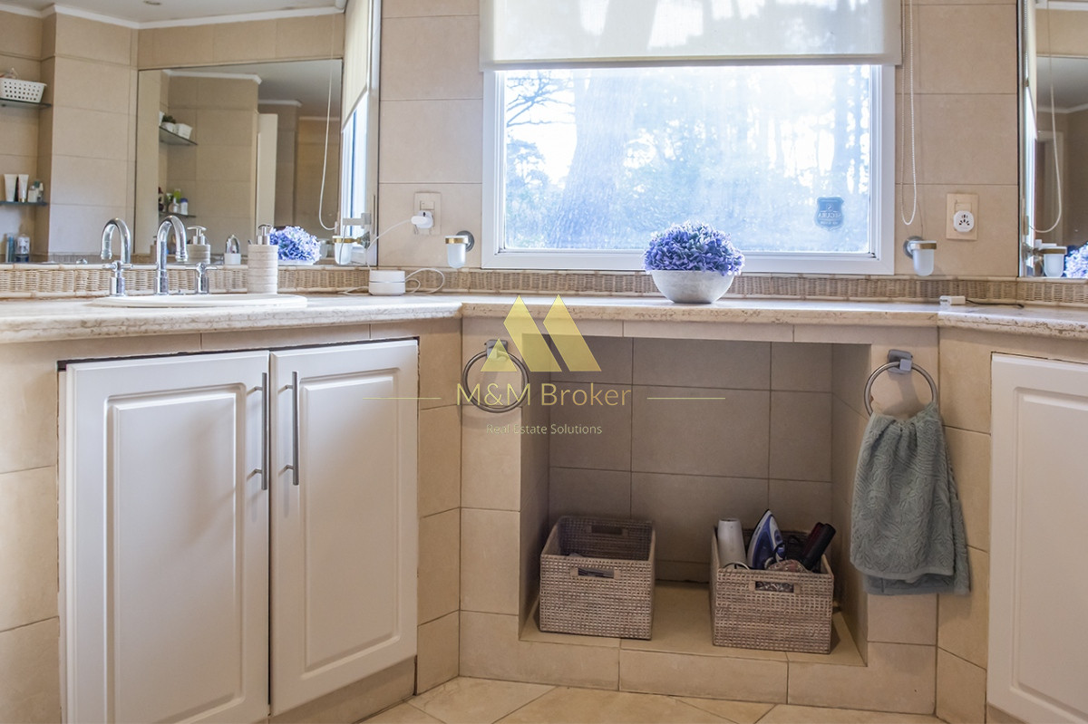 Casa ID.497 - Casa en Venta de 4 dormitorios en San Rafael , Punta del este 