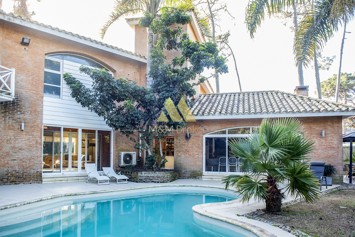 Casa ID.497 - Casa en Venta de 4 dormitorios en San Rafael , Punta del este 