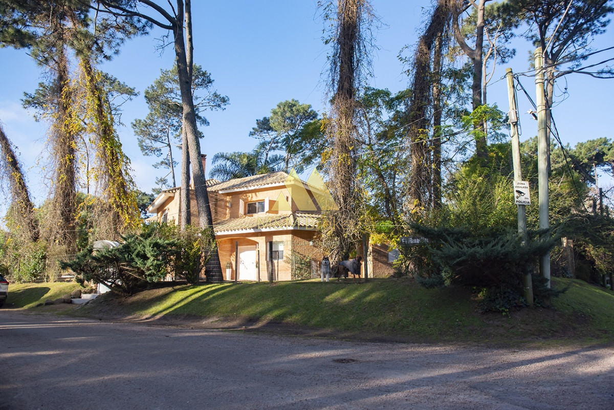 Casa ID.497 - Casa en Venta de 4 dormitorios en San Rafael , Punta del este 