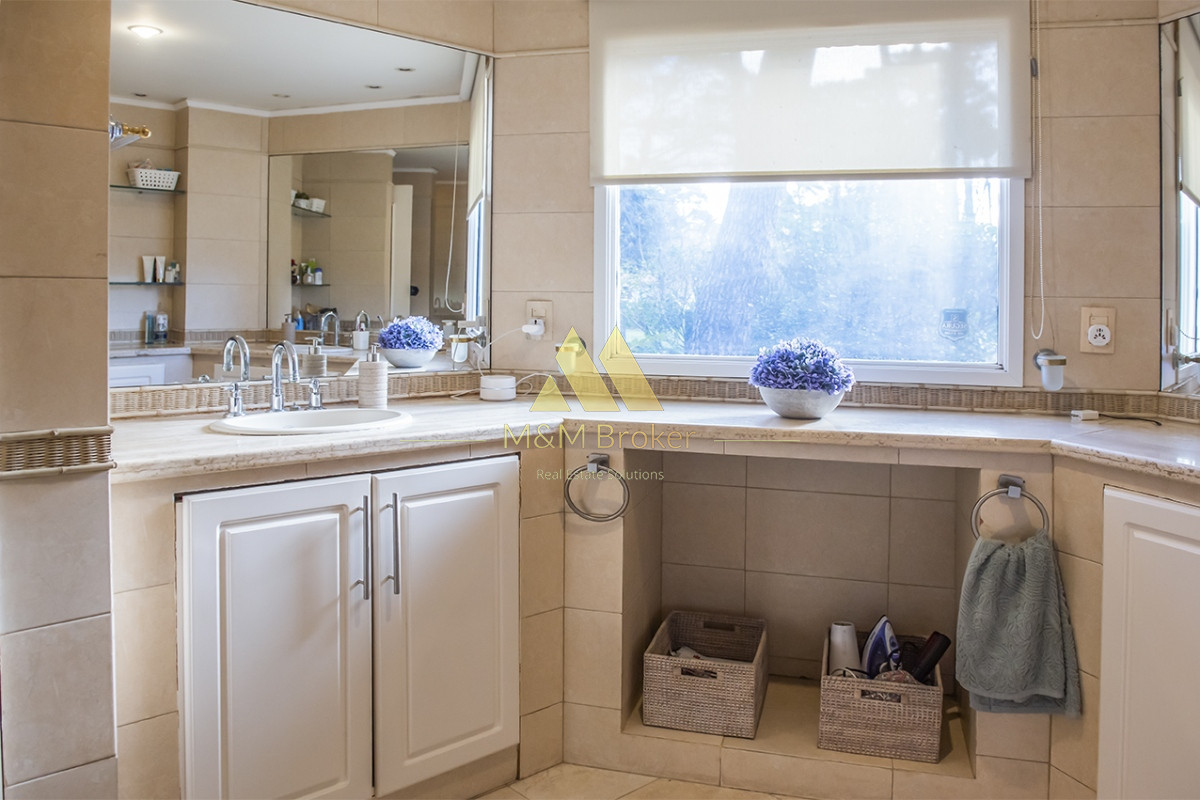 Casa ID.497 - Casa en Venta de 4 dormitorios en San Rafael , Punta del este 