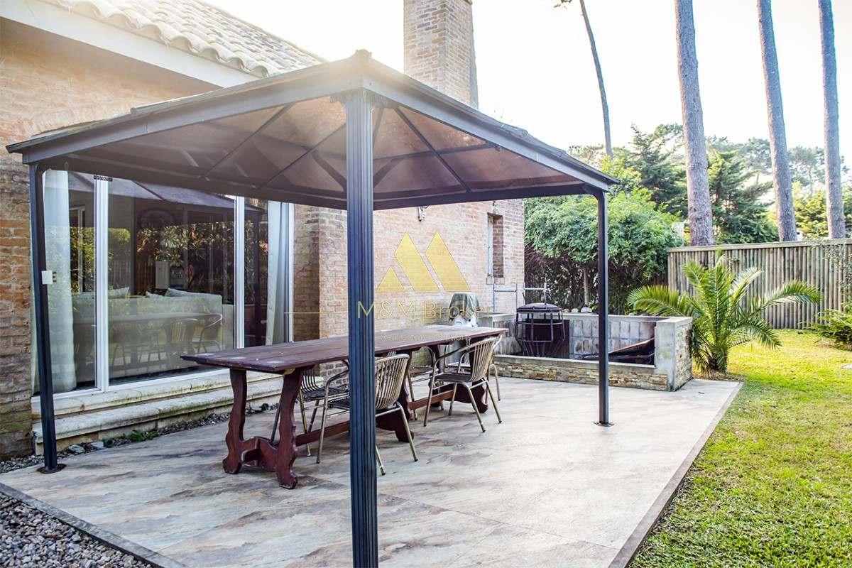 Casa ID.497 - Casa en Venta de 4 dormitorios en San Rafael , Punta del este 