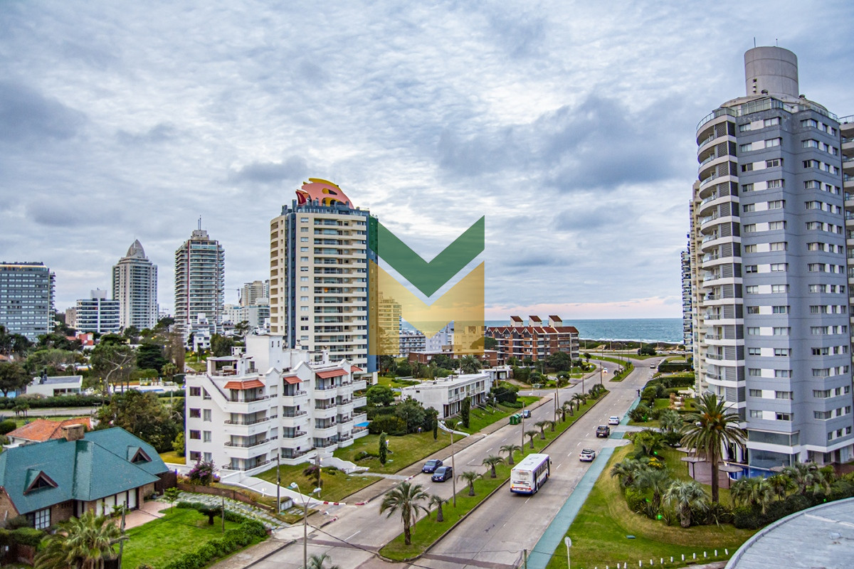 Departamento en Venta de 3 Dormitorios en Forest Tower II, Punta del Este