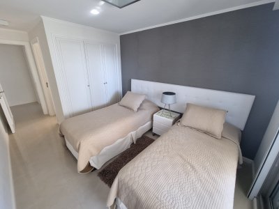 Espectacular departamento frente al mar, en Torre Imperiale. - COL8770A