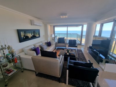 Espectacular departamento frente al mar, en Torre Imperiale. - COL8770A