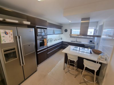 Espectacular departamento frente al mar, en Torre Imperiale. - COL8770A