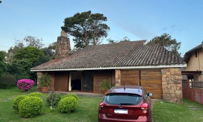 Vende casa de 3 dormitorios en Pinares, Punta del Este