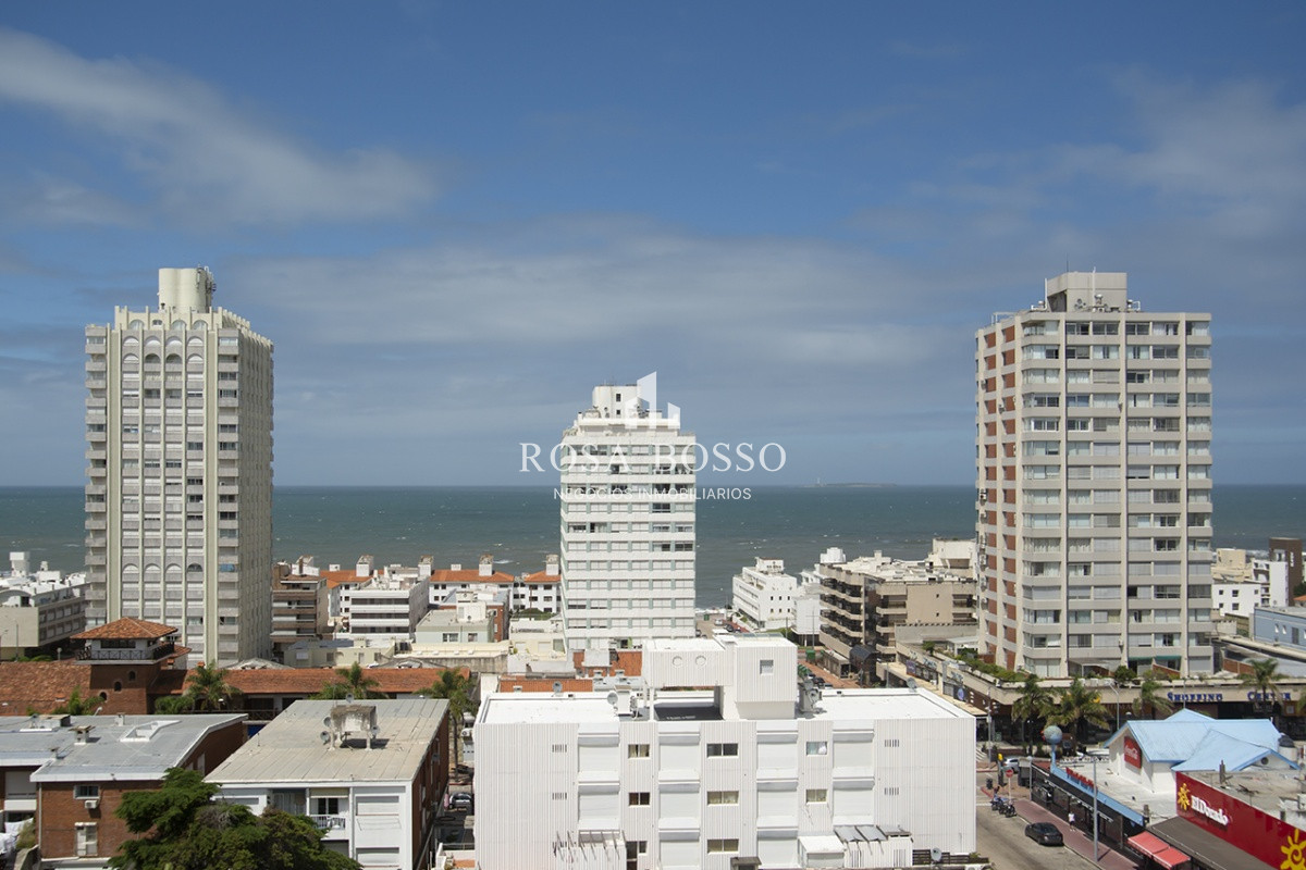 Apartamento ID.8239 - Departamento con vista al mar en Península, Punta del Este