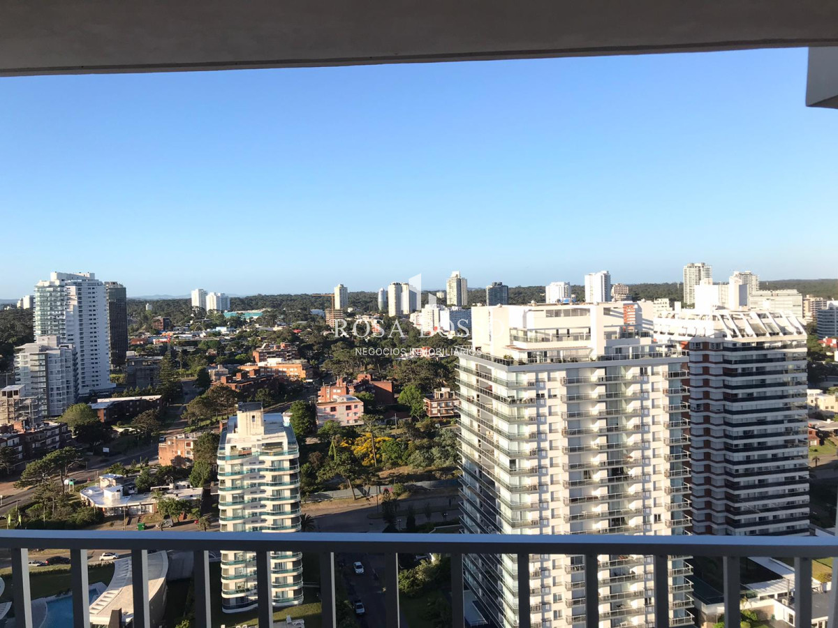 Apartamento ID.6223 - Espectacular departamento, de 3 dormitorios, a la venta en Punta del Este