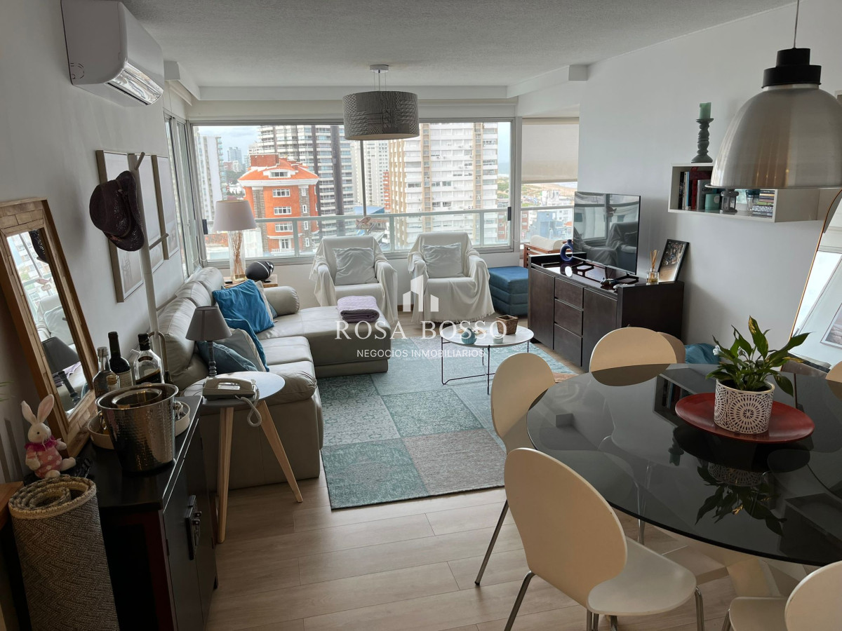 Apartamento ID.8239 - Departamento con vista al mar en Península, Punta del Este