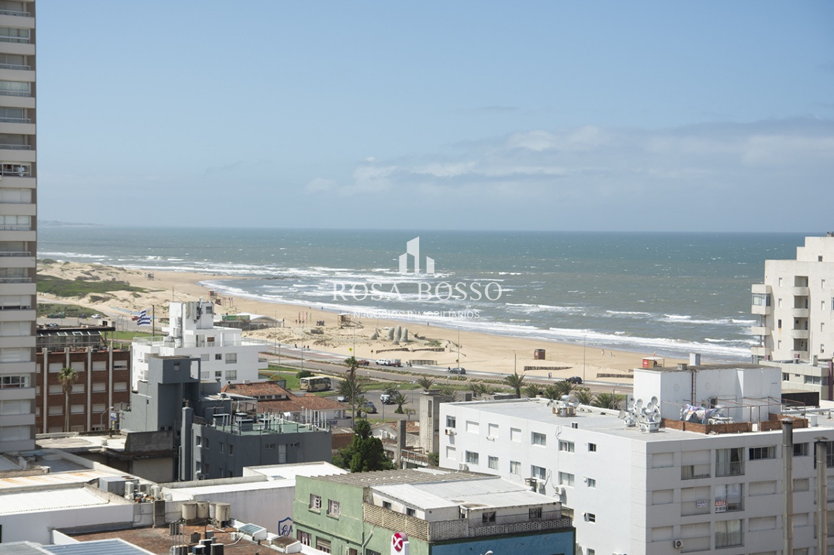 Apartamento ID.8239 - Departamento con vista al mar en Península, Punta del Este