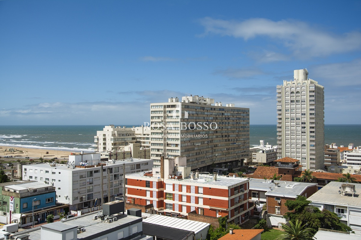 Apartamento ID.8239 - Departamento con vista al mar en Península, Punta del Este